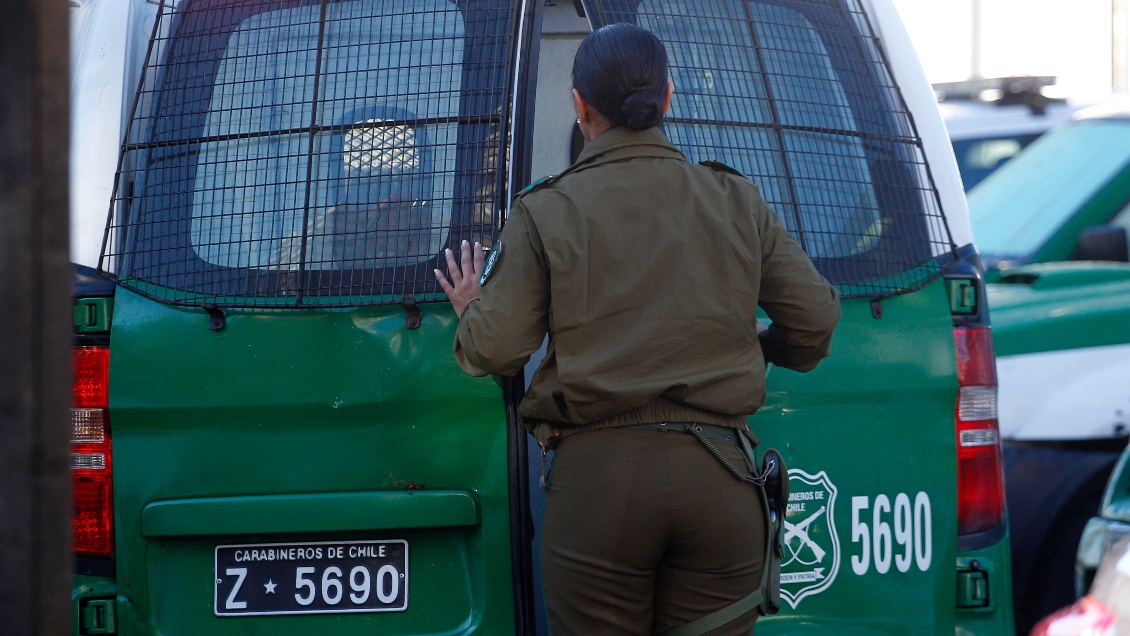 Persecución por robo de vehículo terminó con dos detenidos en la Autopista Central