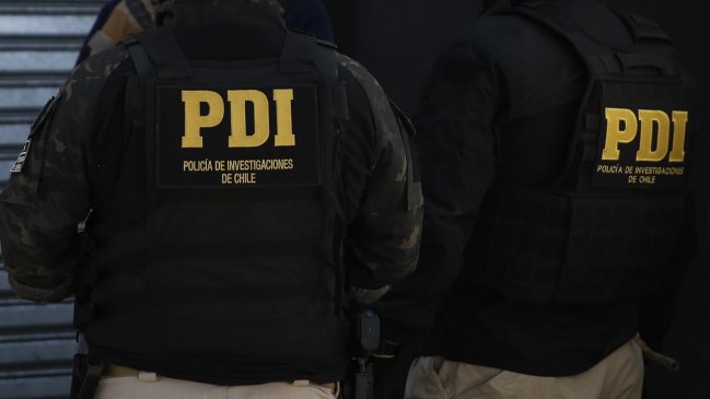 Dos detectives fueron acusados de violar a una mujer en Colina: La PDI los suspendió