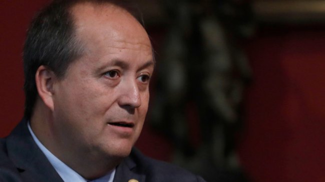 Valencia insistió en que no conoce a Felipe Guevara y defendió su trabajo en Municipio de Lo Barnechea