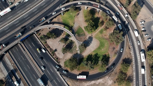 Trabajos para ampliar pistas en Vespucio Norte comienzan este lunes