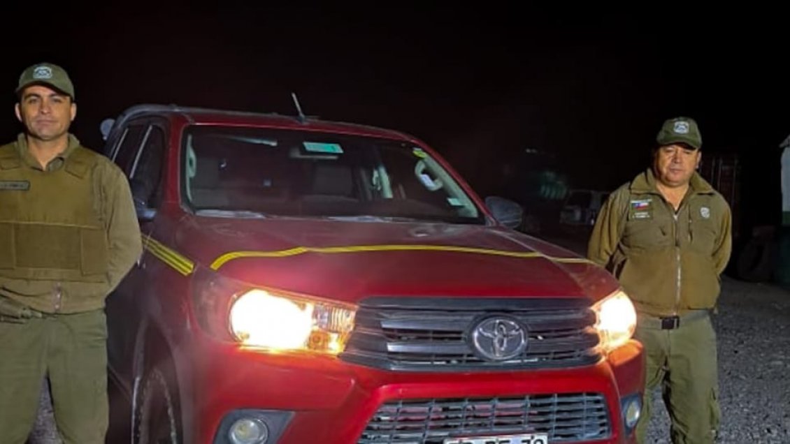 Carabineros recuperó en la frontera una camioneta robada en Calama