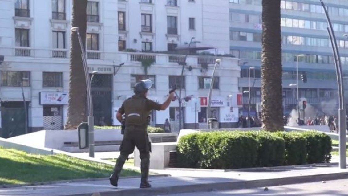 Comienza juicio contra carabineros acusados de disparar a multitud en medio del estallido social