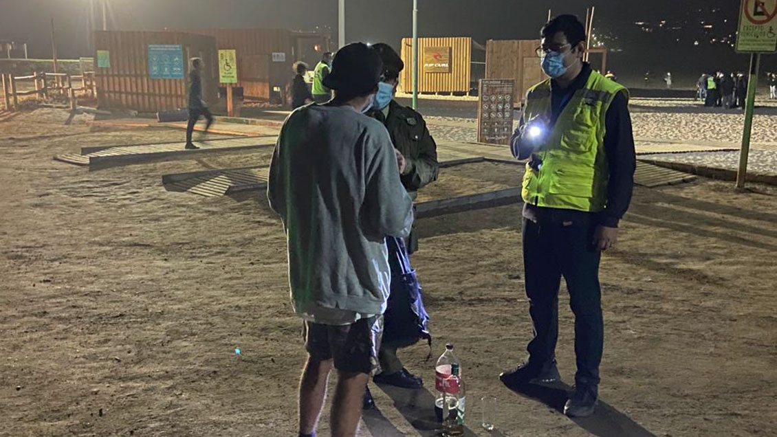 Contraloría enfática: Zapallar no puede restringir el desplazamiento de menores de edad