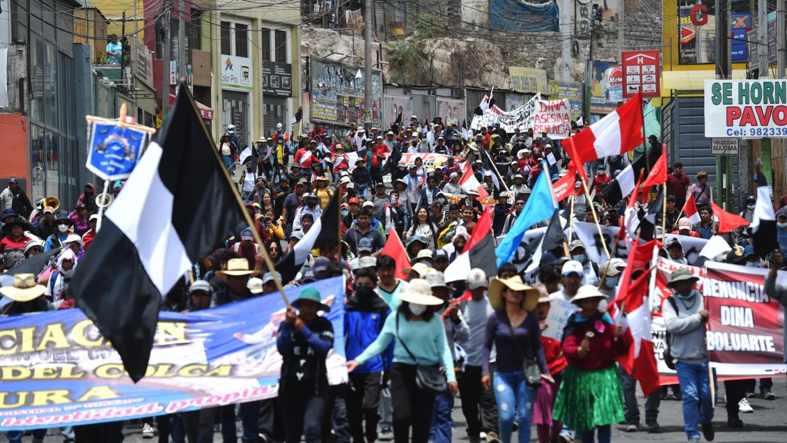 Nuevo fallecido en el sur de Perú eleva a 54 víctimas mortales en protestas