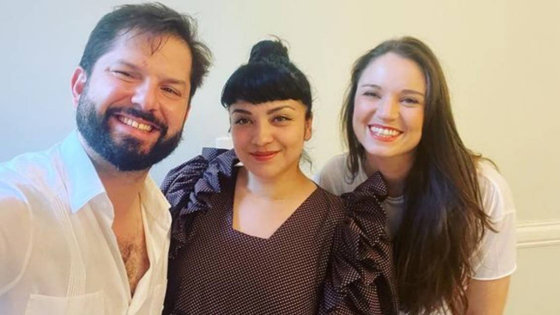 Presidente Boric recibió a Mon Laferte en su casa