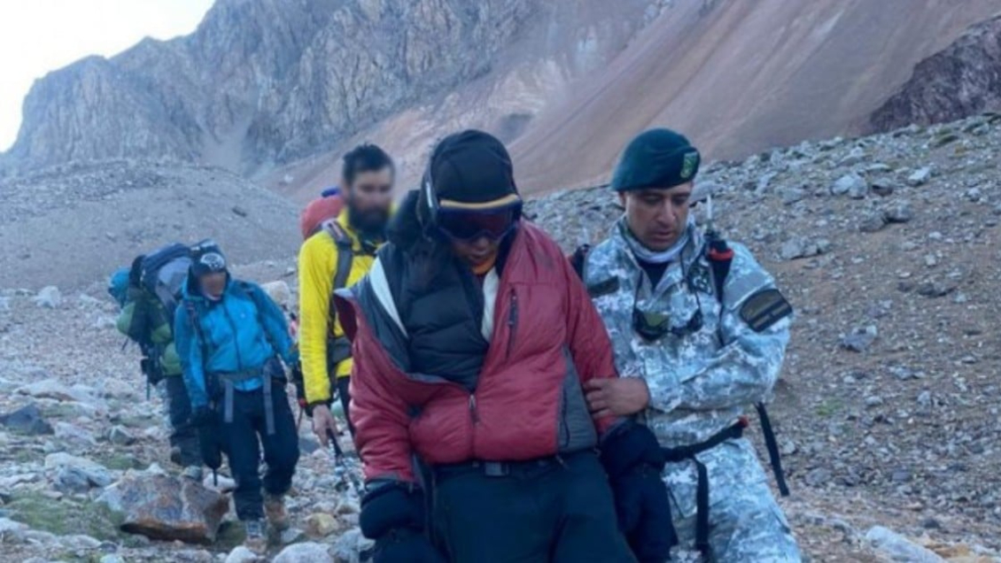 Argentina: Rescatan a cuatro andinistas, entre ellos un chileno, atrapados en cerro El Mercedario