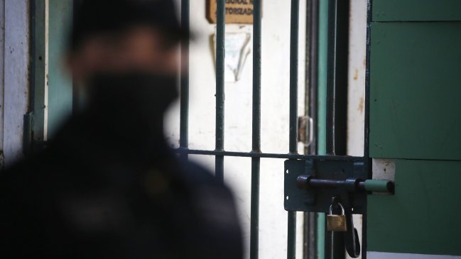  Gendarmes del penal de Curicó encontraron una posible vía de escape hecha por internos  