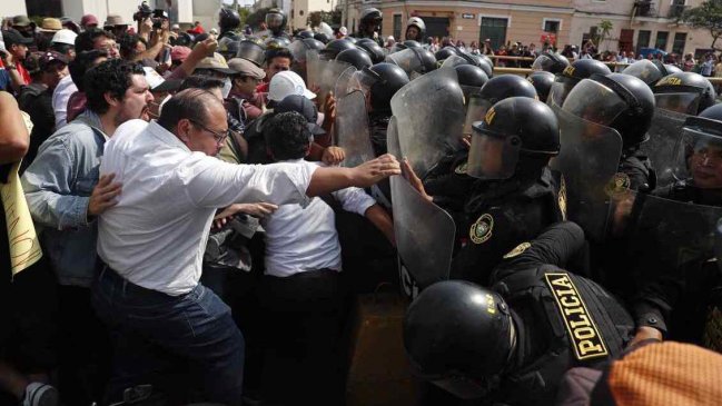 Manifestantes peruanos: 