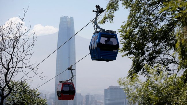 Nuevos teleféricos tendrán cabinas para 10 personas y se estudia integrar tarjeta Bip! en Santiago