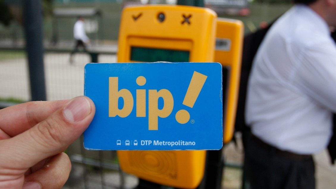 Gobierno congela la tarifa del transporte público durante 