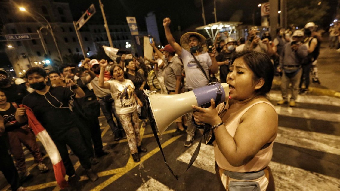 Congreso de Perú abre la puerta al adelanto de elecciones para 2023
