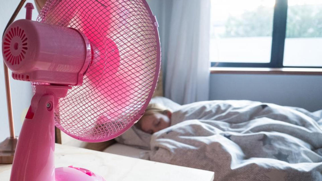 Recomendaciones para dormir mejor durante esta ola de calor extremo