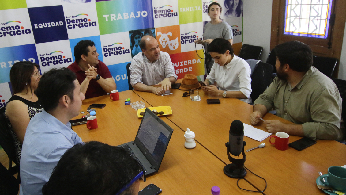 El PPD, la DC y el PR se reúnen para diseñar su propia lista para elección de consejeros