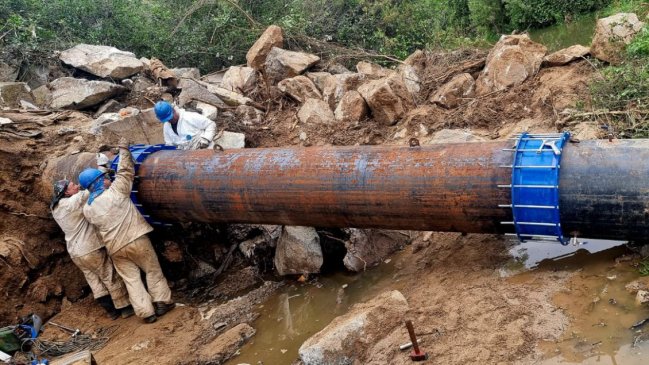 Esval fue multada con 670 millones de pesos por falla en tubería que transporta aguas servidas