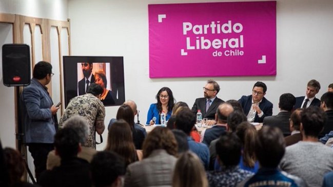 Partido Liberal se desmarca del PPD y pactará con Apruebo Dignidad