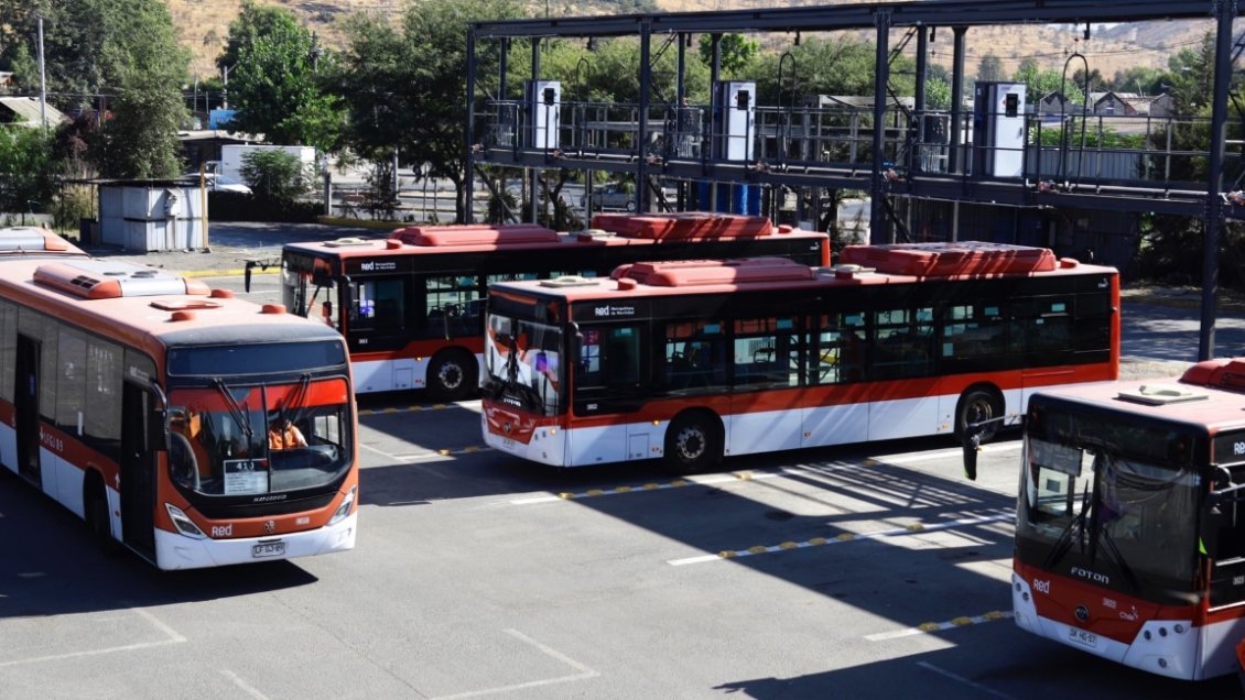 Ministerio de Transportes celebró habilitación de bus eléctrico número mil en la capital
