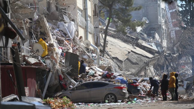 Turquía declaró tres meses de estado de emergencia en las zonas terremoteadas