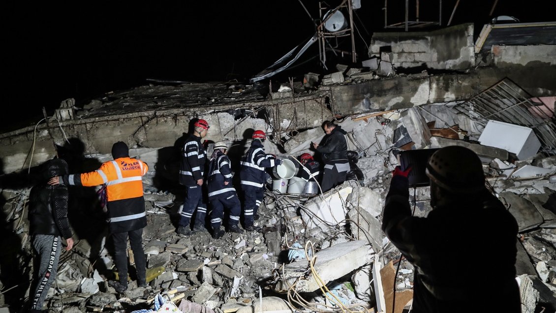 Más de 4.300 muertos en Turquía y Siria por los devastadores terremotos