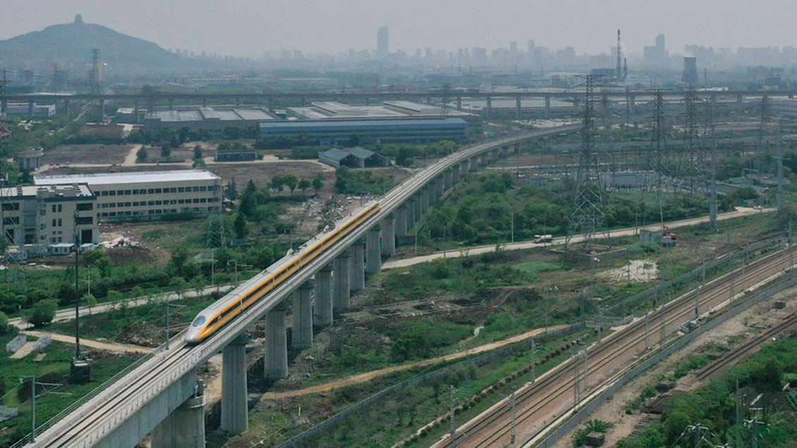 China reanuda proyectos de construcción ferroviaria en delta del río Yangtse