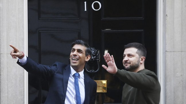 Zelenski viajó a Londres, se reunió con Sunak y pidió cazas al Parlamento