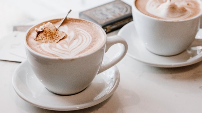 Pidieron dos tazas de café y les cobraron tres millones de pesos de propina