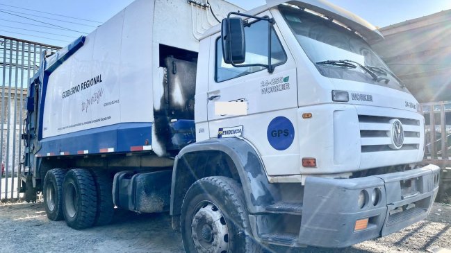 PDI recuperó en Santiago dos camiones recolectores de basura robados en Pelarco