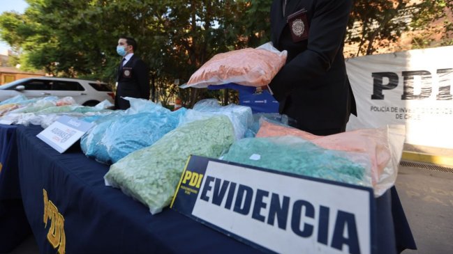 Madre e hija fueron detenidas por recepción de 416 mil dosis de éxtasis en Santiago