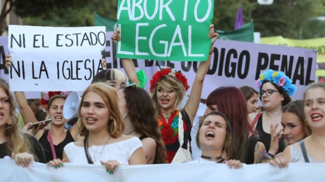  España aprueba el aborto y el cambio de sexo sin trabas desde los 16 años  