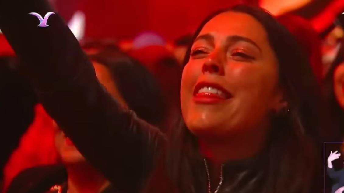 Daniela Aránguiz fue captada cantando canción de Paquita la del Barrio en rutina de Pamela Leiva