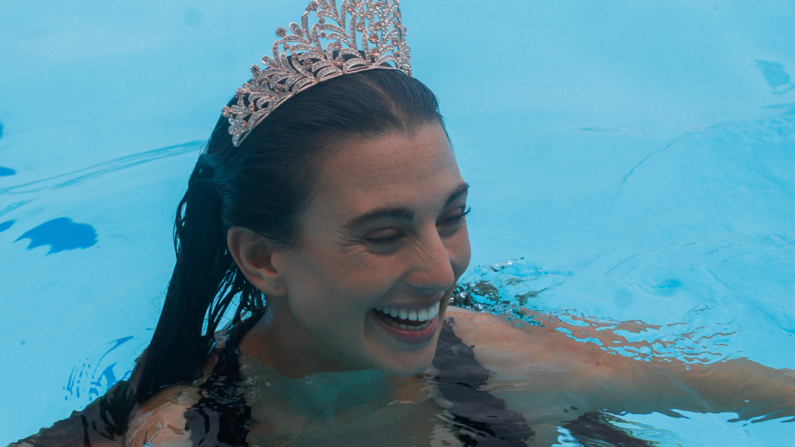 ¡Cumplió con la tradición!: Tita Ureta protagonizó piscinazo tras ser nombrada embajadora de Viña 2023