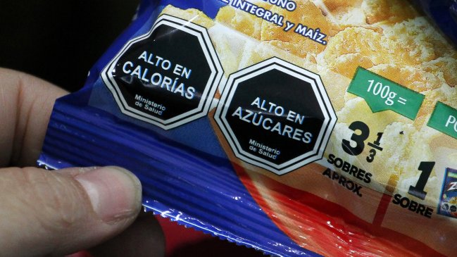 Ley de Etiquetado de Alimentos: Compra de azúcares bajó en un 9% y de calorías en 7% en sus primeros años