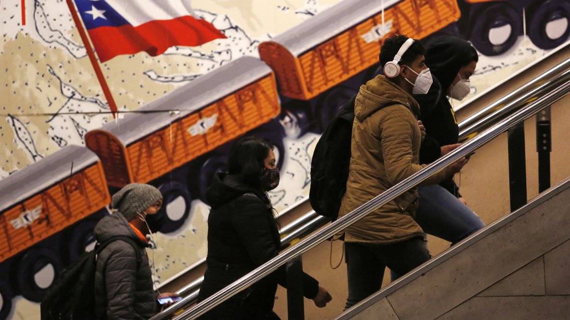 Primer día de marzo y el flujo vehicular en Santiago aumentó 20% en comparación a la semana pasada