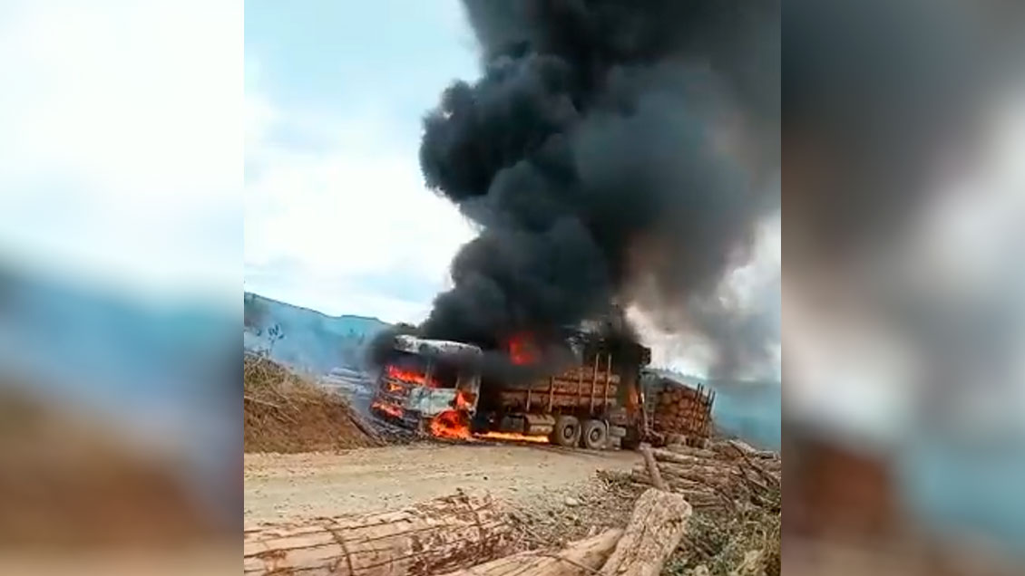 Encapuchados quemaron maquinaria, un camión y una camioneta en Loncoche