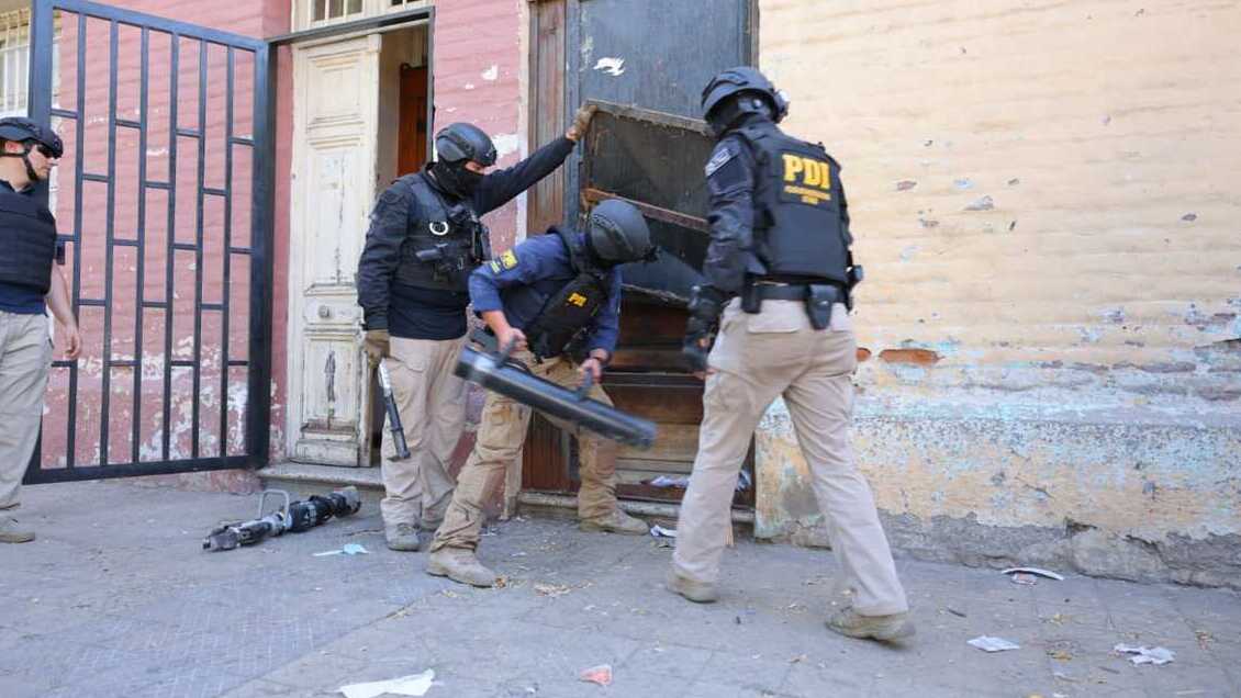 En megaoperativo, PDI logró la detención de tres sujetos vinculados a homicidios en Santiago Centro