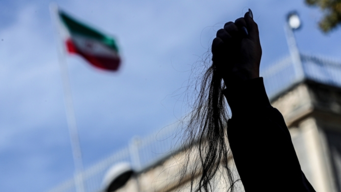 Régimen de Irán: Envenenamiento de niñas busca reavivar las protestas por la muerte de Mahsa Amini