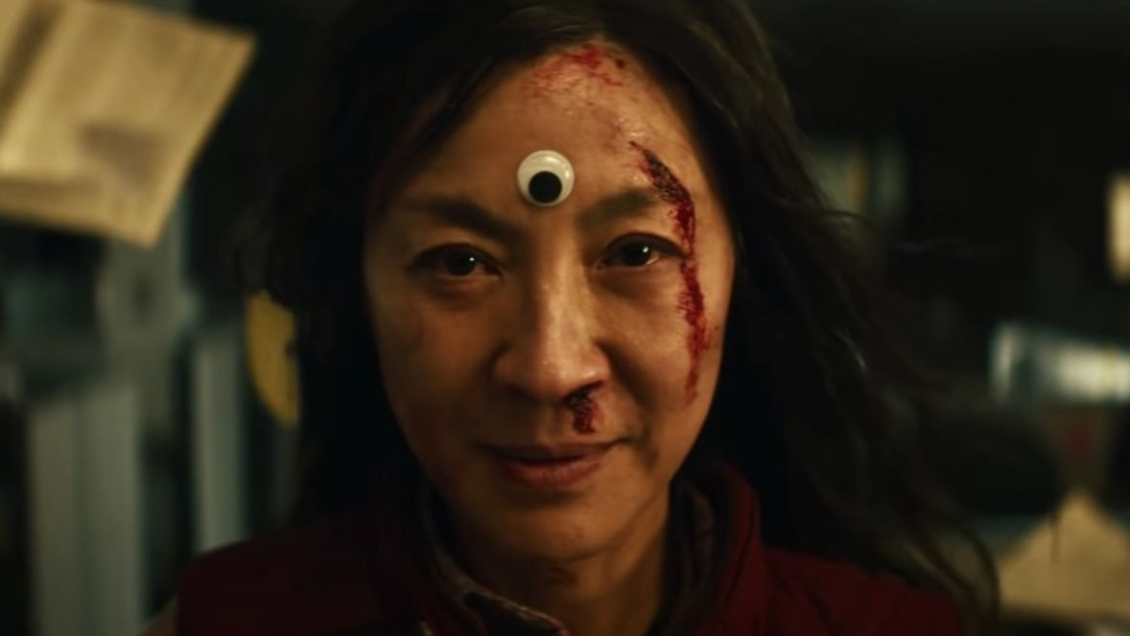 Everything Everywhere All at Once se impuso en los premios del Sindicato de Guionistas