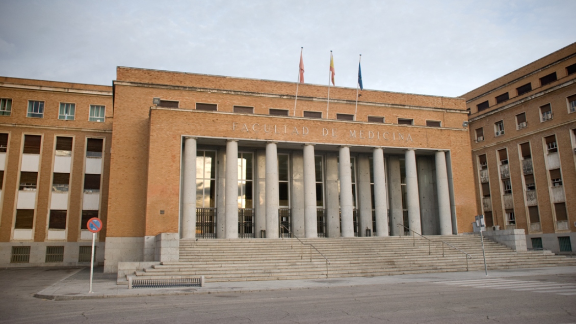 Piden cárcel para académico que tenía 500 cadáveres hacinados en universidad española