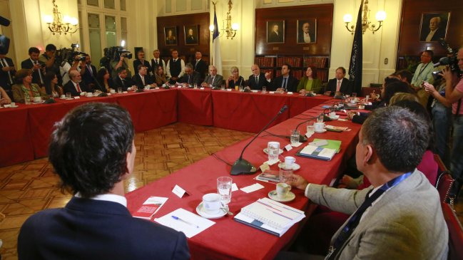 Primer paso del nuevo proceso constituyente: Comisión Experta se instala oficialmente
