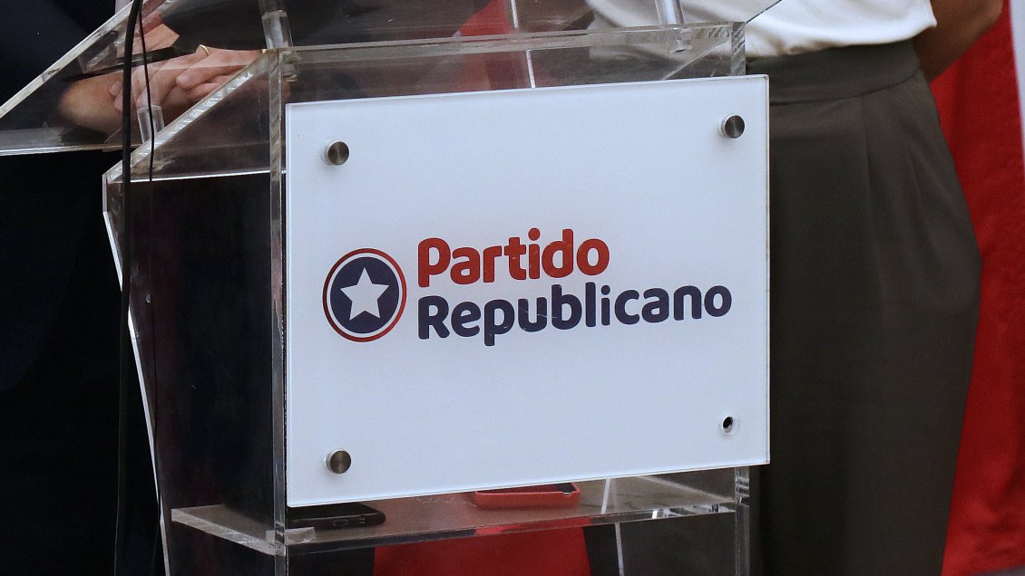 Candidato republicano a Consejo Constitucional renunció tras chocar bajo la influencia del alcohol