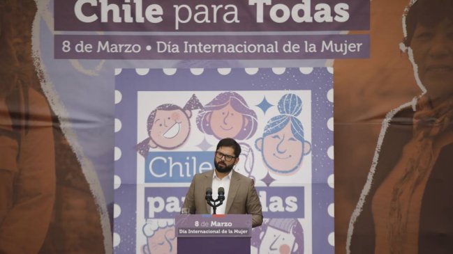Sala cuna para todo tipo de trabajadores: Los anuncios del Presidente Boric en el 8M