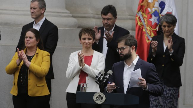 ¿Cambio de gabinete? Presidente Boric acorta su viaje a Tarapacá