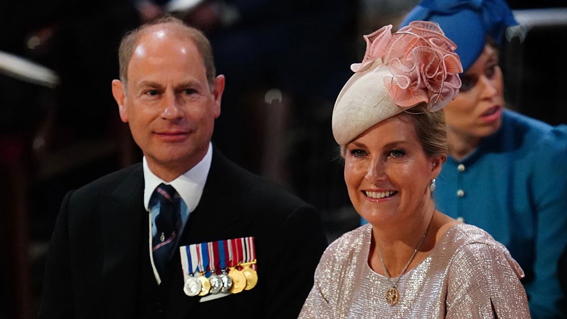 Carlos III entregó a su hermano importante regalo de cumpleaños