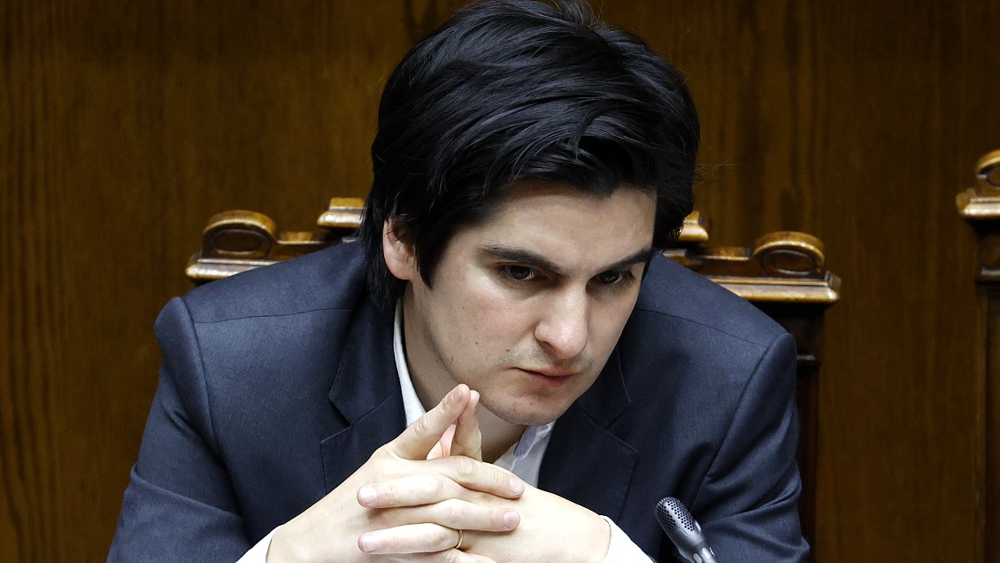 Remezón en las subsecretarías: Presidente Boric cambió a 15 autoridades