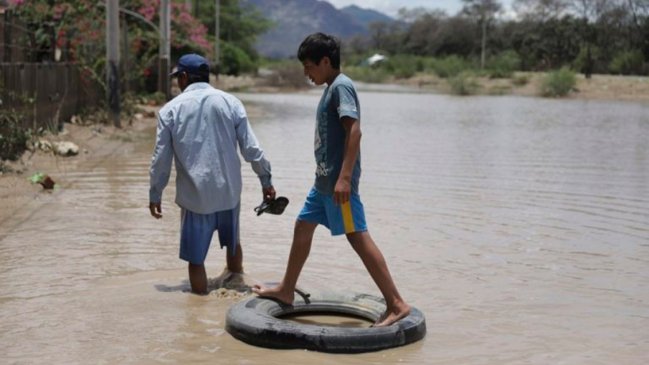 Casi 600 distritos de Perú están en riesgo alto por el ciclón 