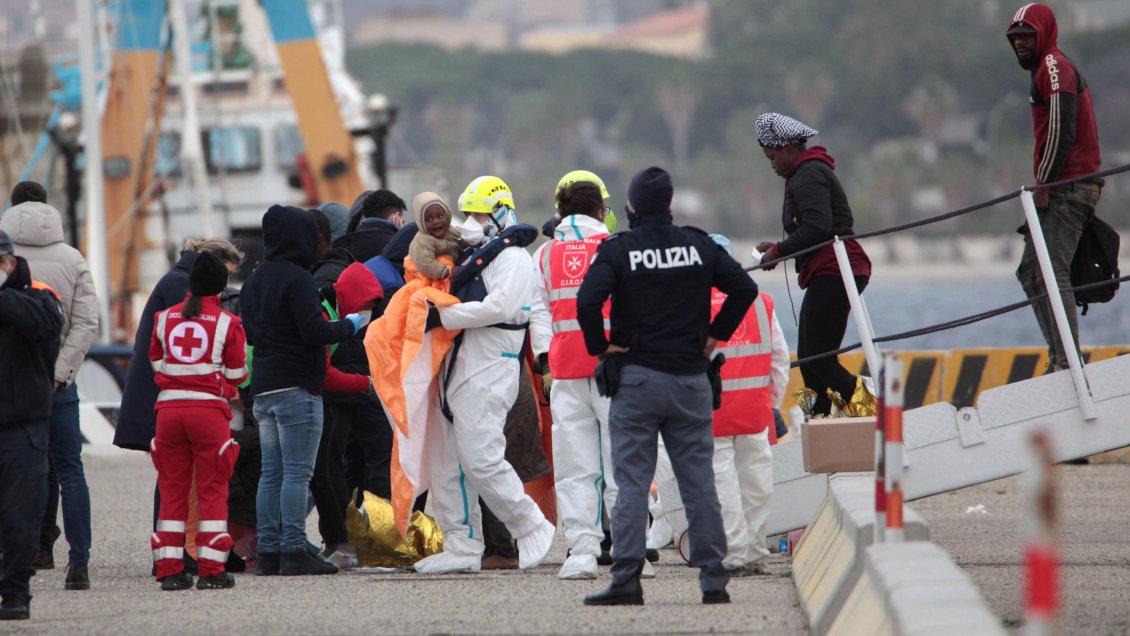 Ascienden a 79 los migrantes muertos en el naufragio frente a Calabria