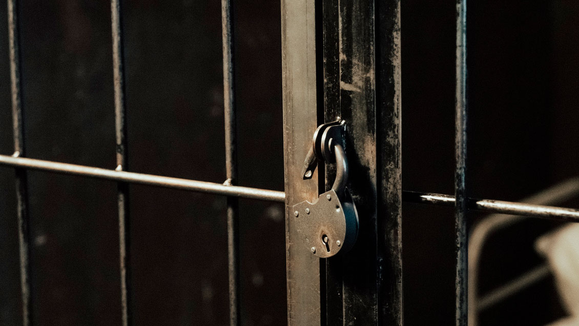 Hombre condenado a 400 años de cárcel quedó en libertad tras pasar más de tres décadas tras las rejas