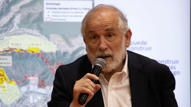 Montes: Si las familias no quieren vivir 10 años en campamentos, deben postular por vías regulares