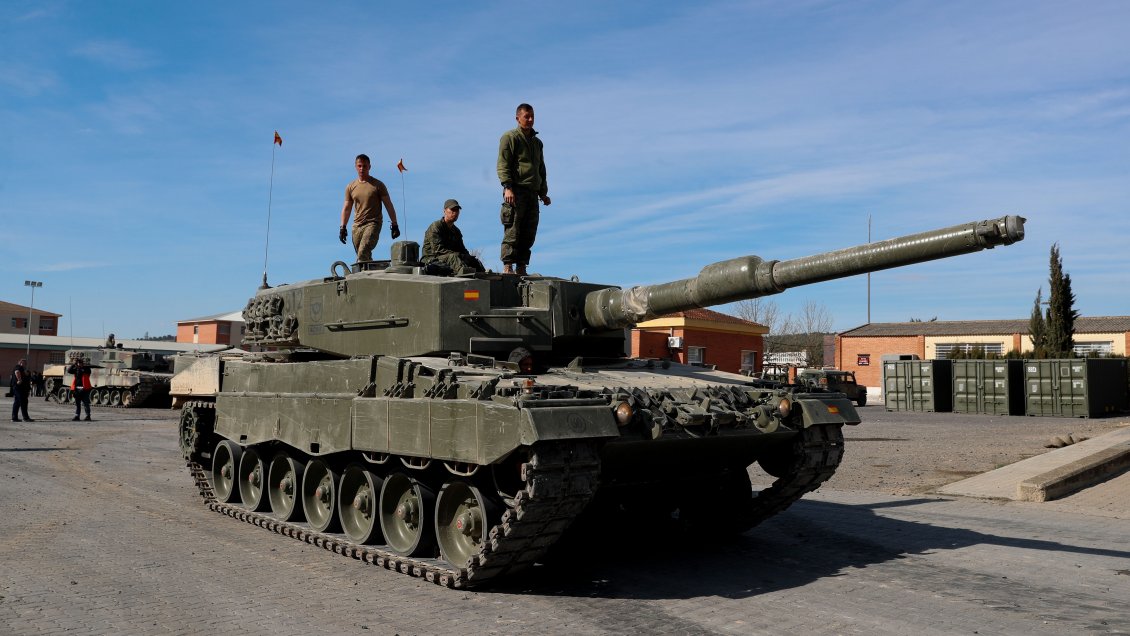 Nueve países se han comprometido a dar 150 tanques Leopard a Ucrania