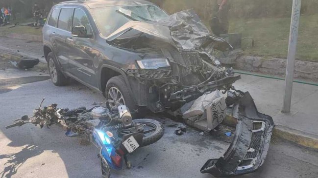  Dos motoristas muertos por violento choque frente al Reloj de Flores de Viña  