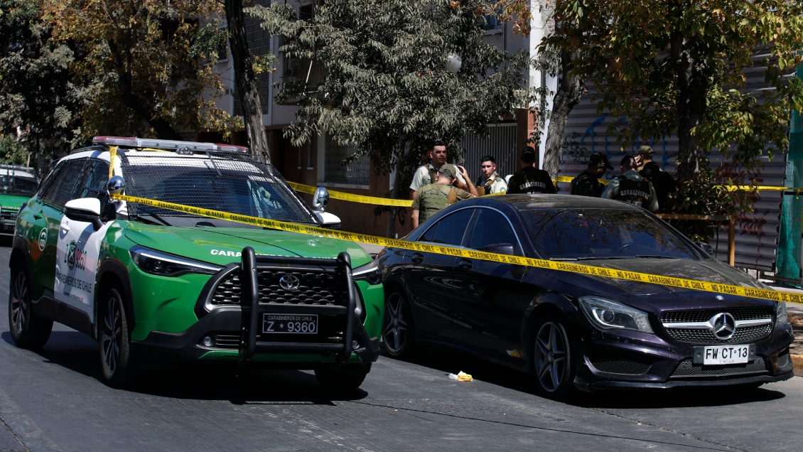 Conductor intentó atropellar a carabinero y fue baleado en medio de persecución